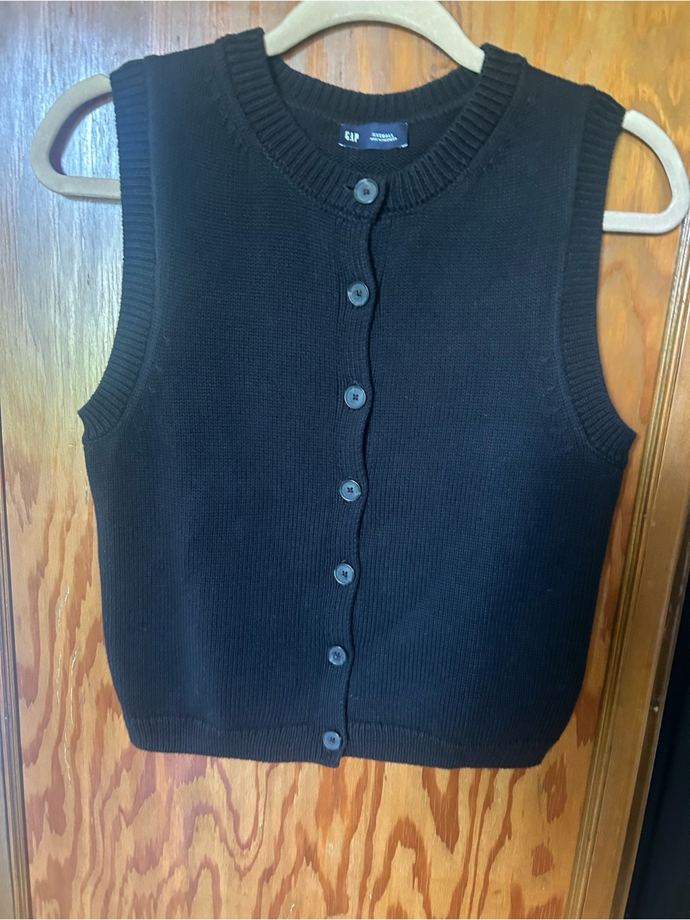 GAP Women's Black Sleeveless Button-Front Knit Vest. XXS.
